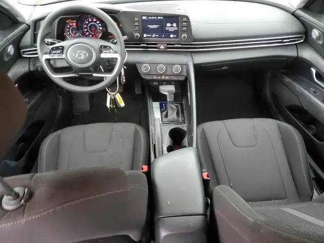 2022 HYUNDAI ELANTRA SE