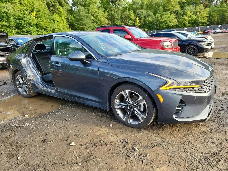 2022 KIA K5 EX  