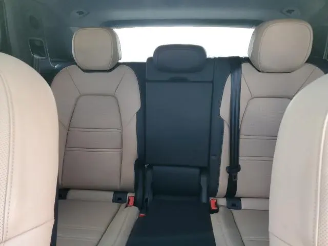 2024 PORSCHE CAYENNE   