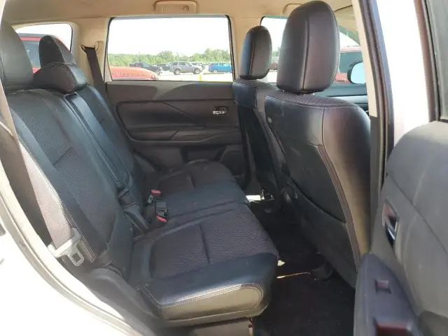2015 MITSUBISHI OUTLANDER SE  