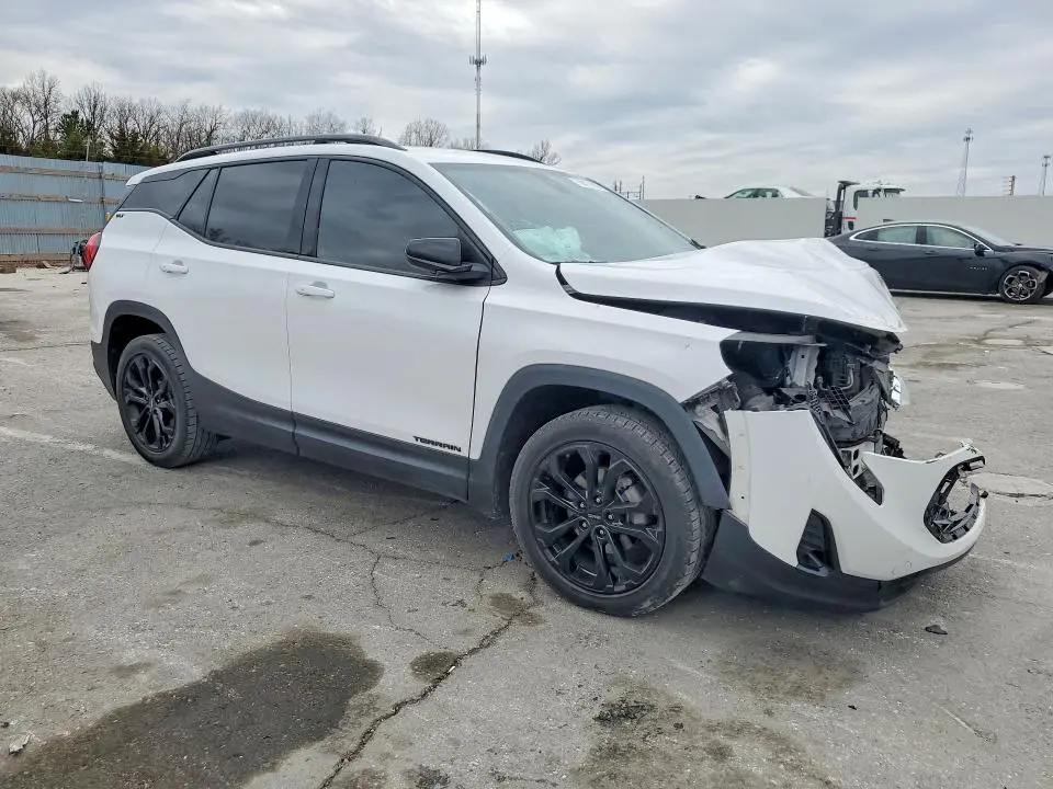 2021 GMC TERRAIN SLT  