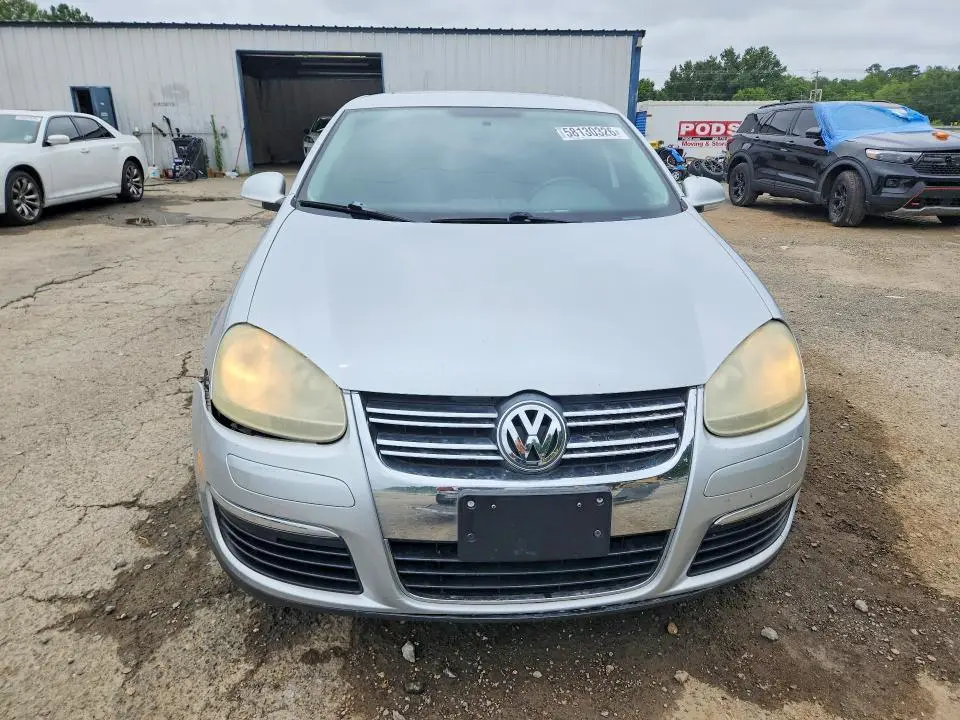2010 VOLKSWAGEN JETTA SE  