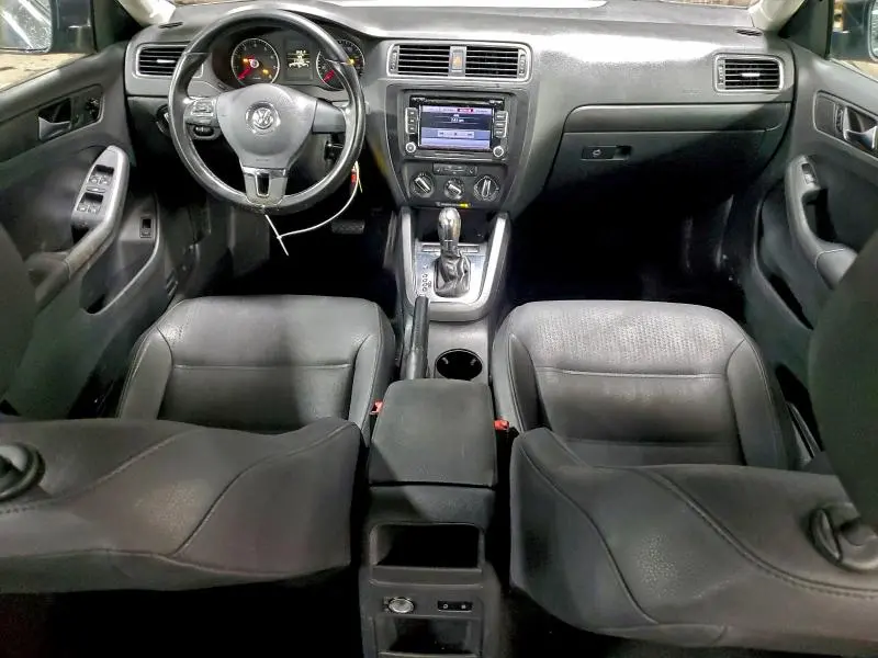 2012 VOLKSWAGEN JETTA SE  