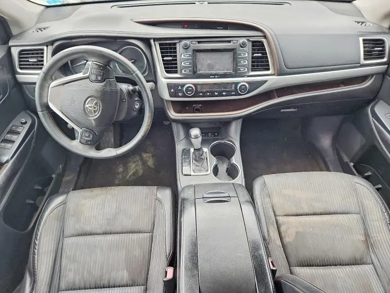 2015 TOYOTA HIGHLANDER LE PLUS  