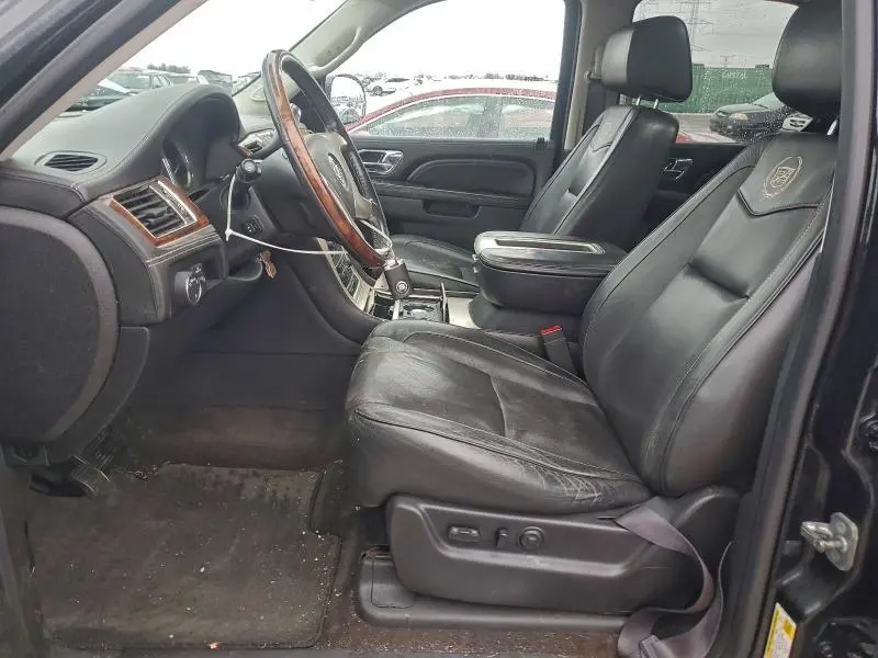 2013 CADILLAC ESCALADE PLATINUM  