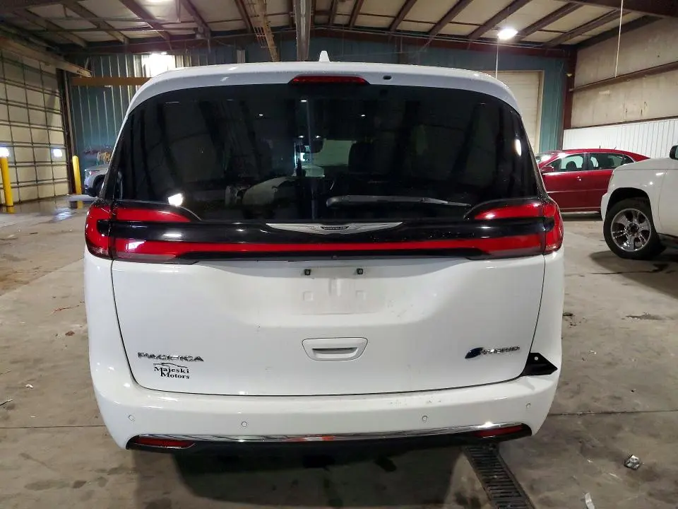 2022 CHRYSLER PACIFICA HYBRID TOURING L  