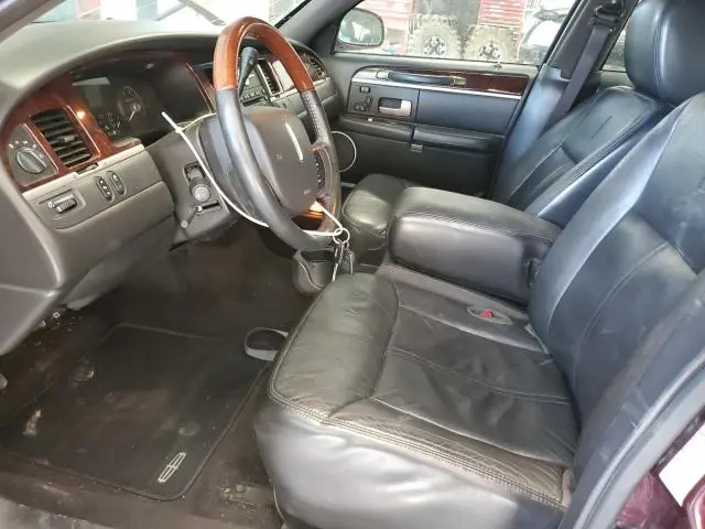 2011 LINCOLN TOWN CAR SIGNATURE LIMITED  