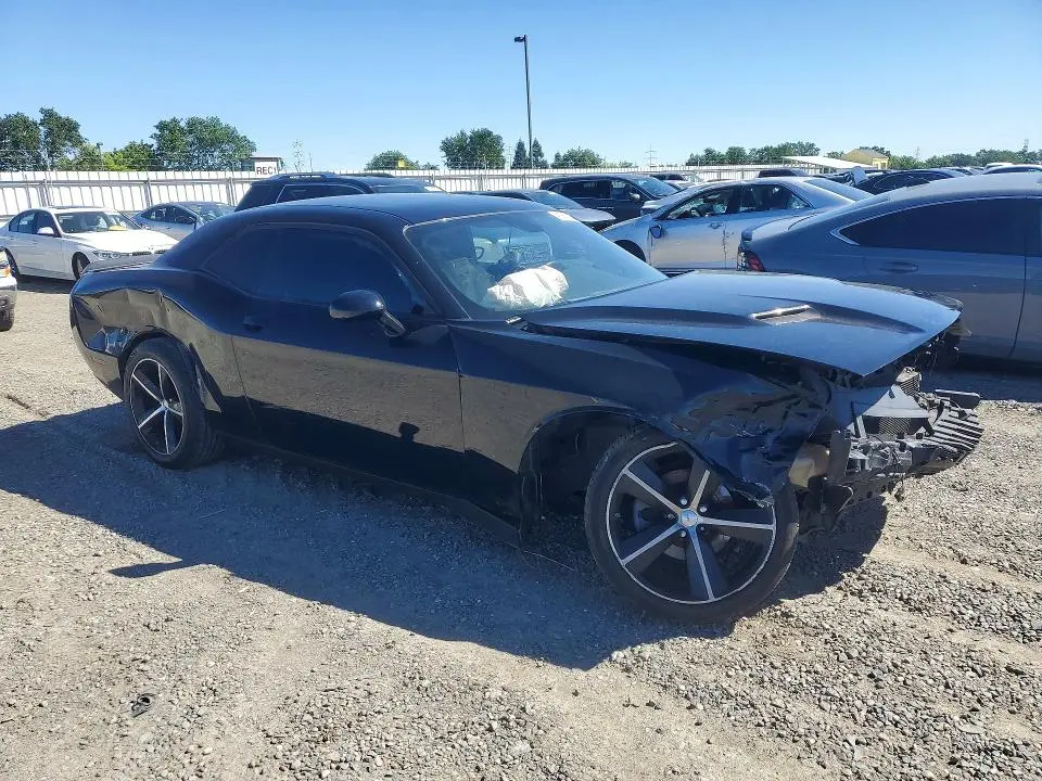 2015 DODGE CHALLENGER SXT  