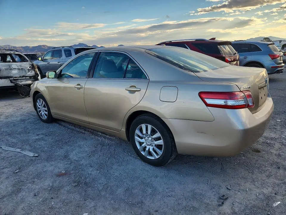2011 TOYOTA CAMRY LE  