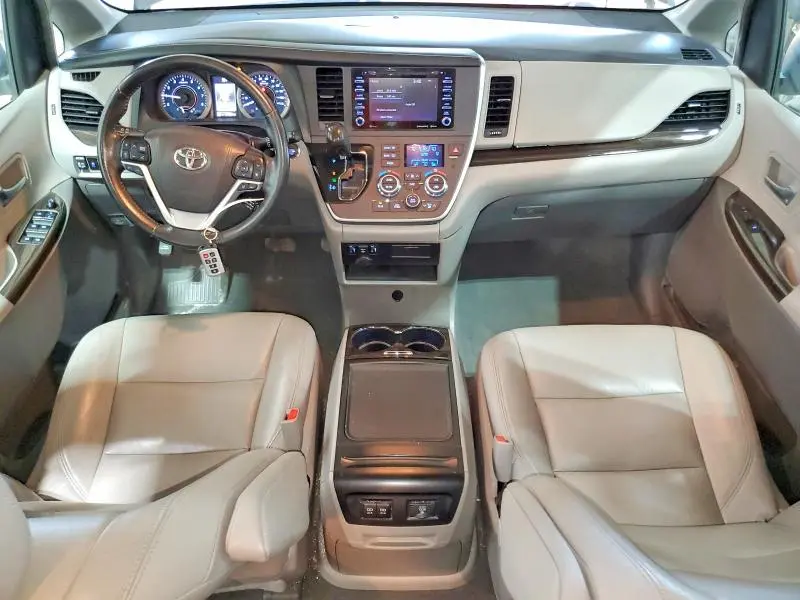 2020 TOYOTA SIENNA   