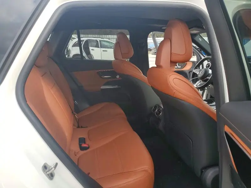 2023 MERCEDES-BENZ GLC 300  