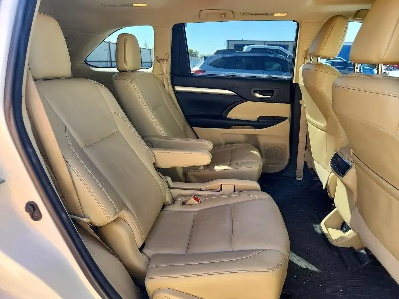 2018 TOYOTA HIGHLANDER XLE  