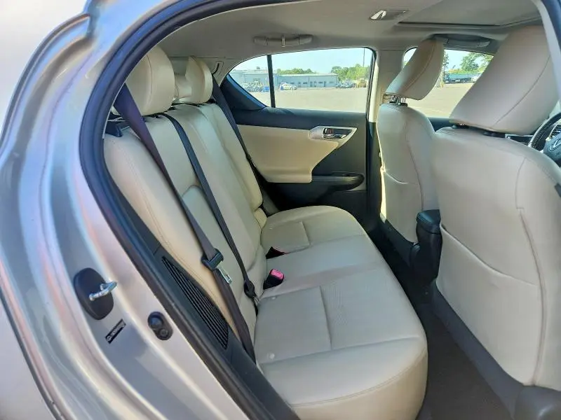 2011 LEXUS CT 200  