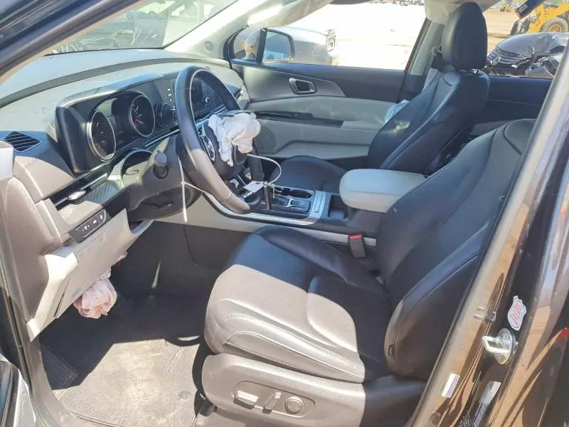 2024 KIA CARNIVAL LX  