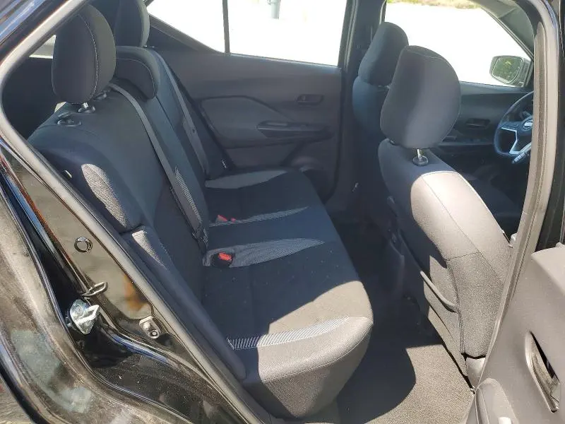 2020 NISSAN KICKS S  