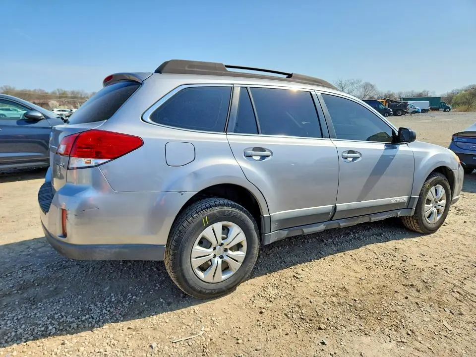 2010 SUBARU OUTBACK 2.5I  