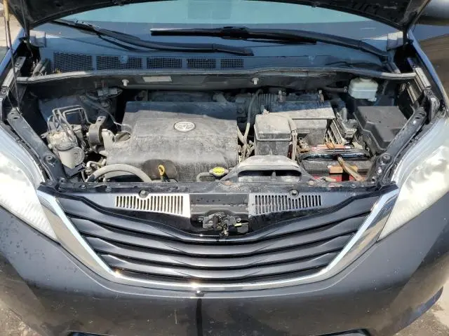 2011 TOYOTA SIENNA LE  