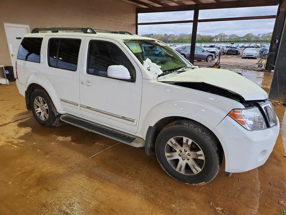 2011 NISSAN PATHFINDER S  
