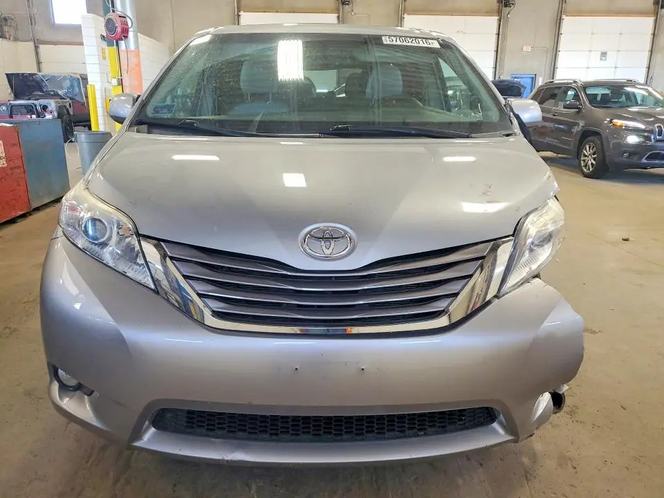 2015 TOYOTA SIENNA XLE 7-PASSENGER  