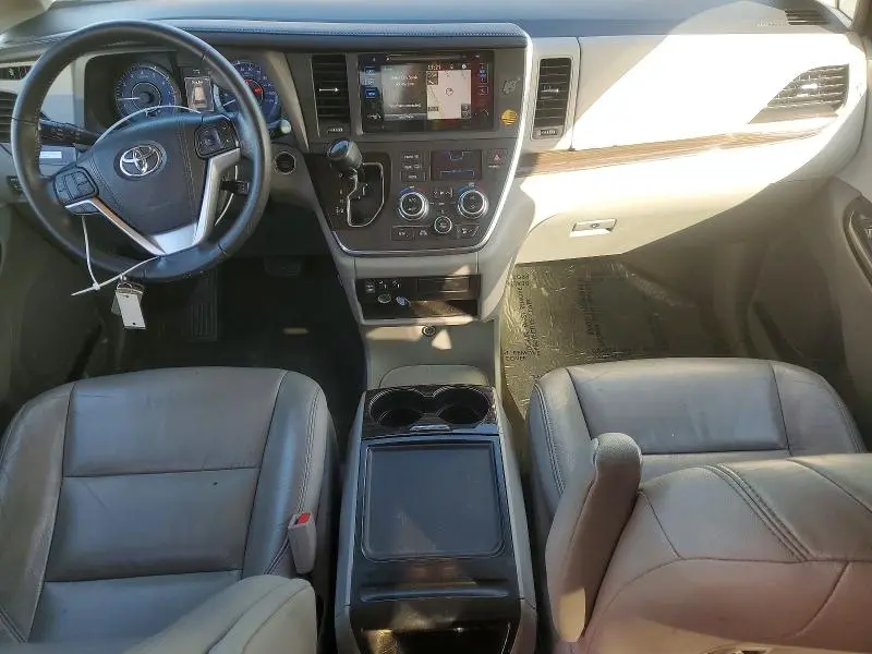 2015 TOYOTA SIENNA XLE 8-PASSENGER  