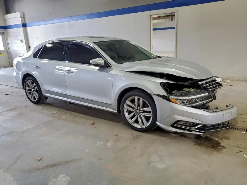 2017 VOLKSWAGEN PASSAT SE  