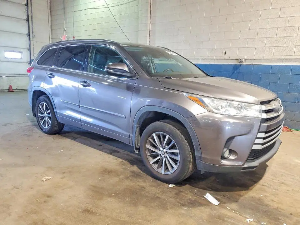 2018 TOYOTA HIGHLANDER XLE  