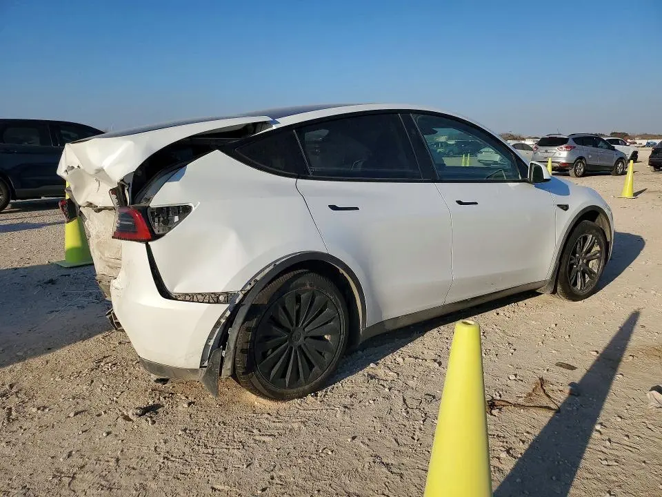 2024 TESLA MODEL Y   