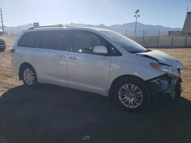 2015 TOYOTA SIENNA XLE  