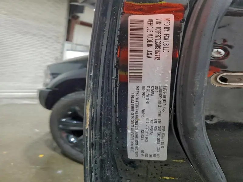 2024 RAM 1500 CLASSIC SLT  