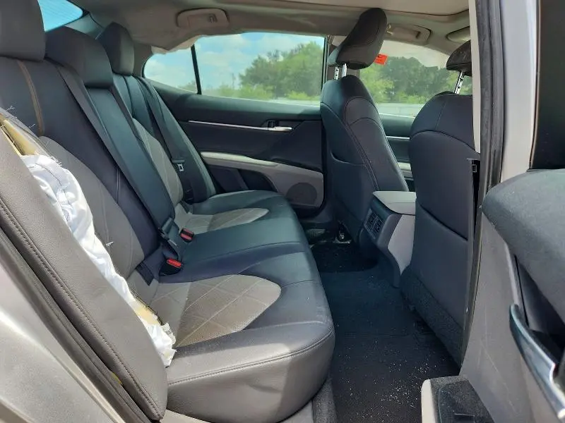 2018 TOYOTA CAMRY XLE  
