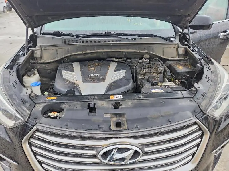 2018 HYUNDAI SANTA FE SE  