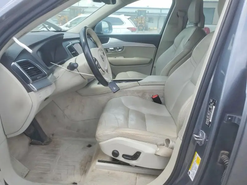 2016 VOLVO XC90 T6  
