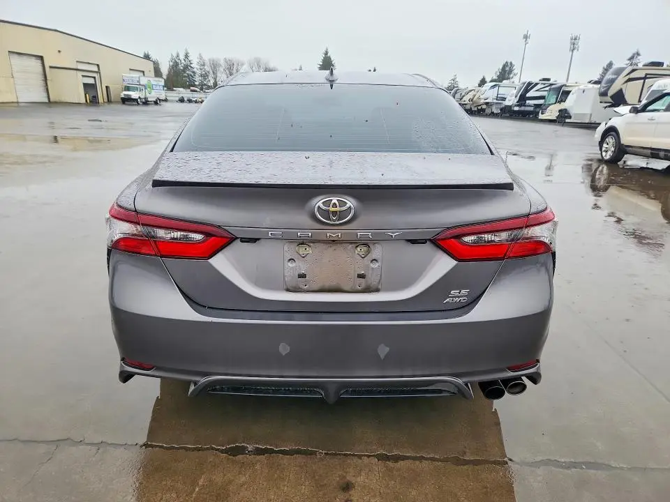 2022 TOYOTA CAMRY SE  