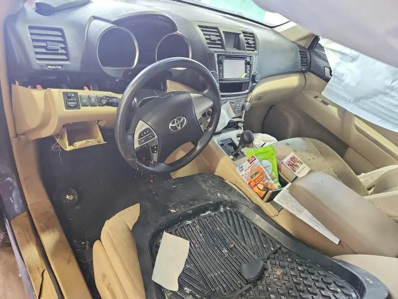 2013 TOYOTA HIGHLANDER PLUS  