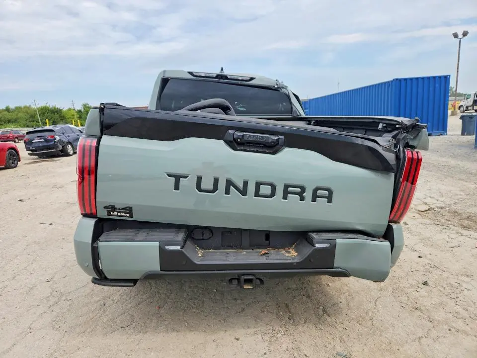 2026 TOYOTA TUNDRA PLATINUM  