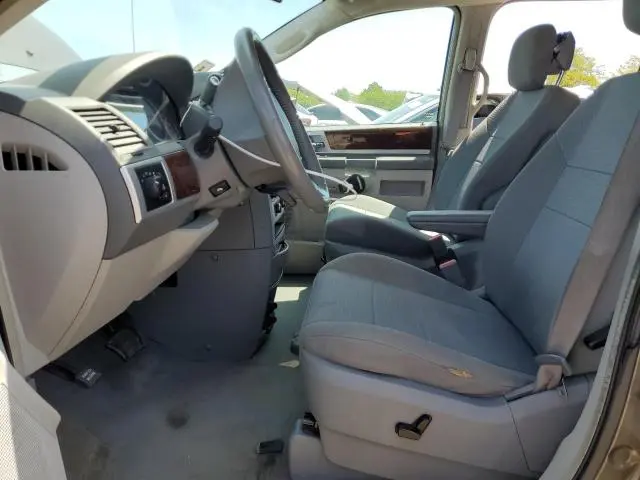2010 CHRYSLER TOWN & COUNTRY TOURING  