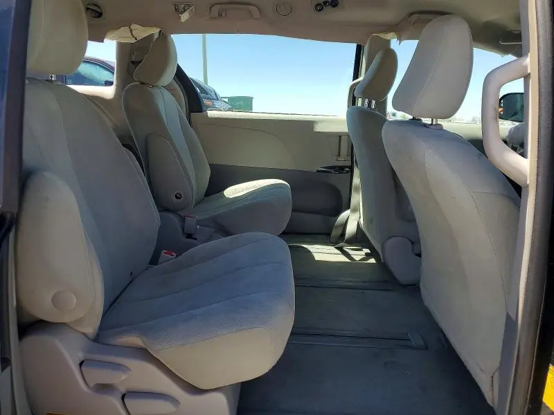 2014 TOYOTA SIENNA L 7-PASSENGER  