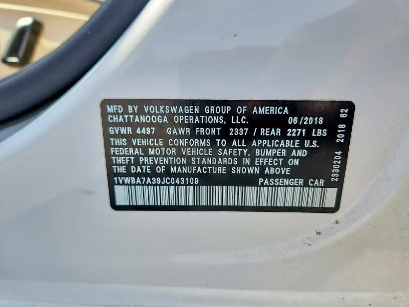 2018 VOLKSWAGEN PASSAT SE  