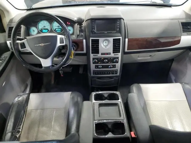2010 CHRYSLER TOWN & COUNTRY TOURING PLUS  