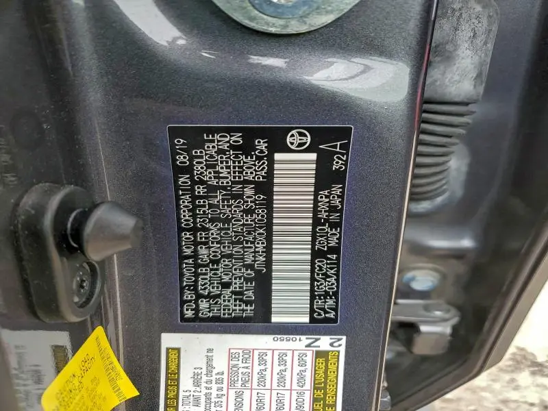 2019 TOYOTA C-HR XLE  