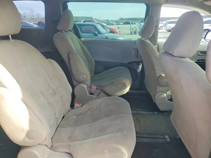 2011 TOYOTA SIENNA BASE 7-PASSENGER  