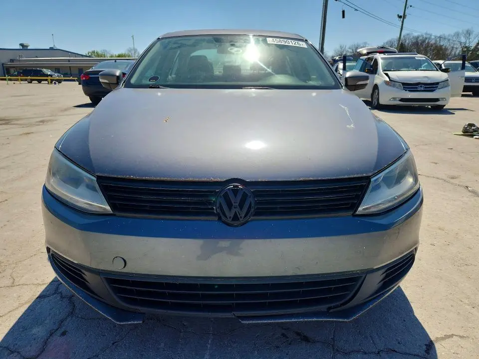 2012 VOLKSWAGEN JETTA SE  