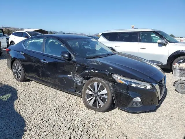 2022 NISSAN ALTIMA SV  