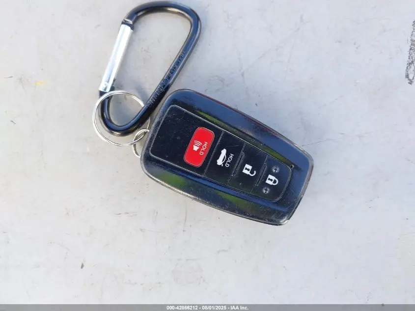 2019 TOYOTA CAMRY XLE