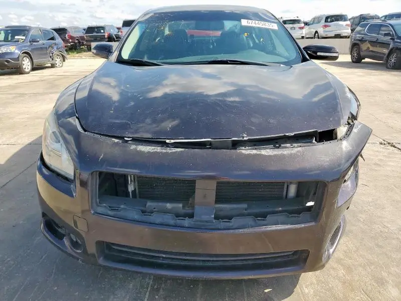 2011 NISSAN MAXIMA S  