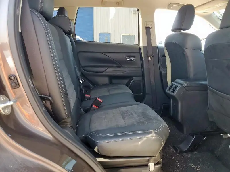 2019 MITSUBISHI OUTLANDER SE  
