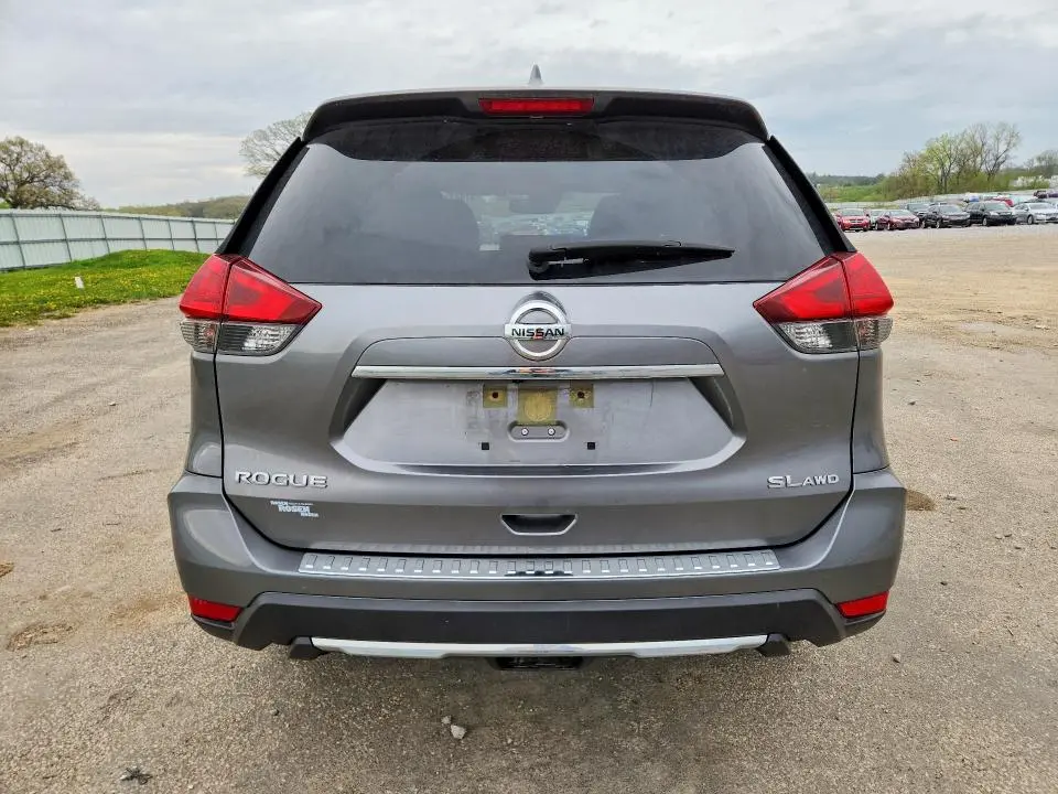 2017 NISSAN ROGUE SL  
