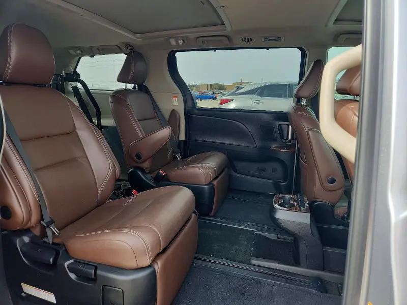 2015 TOYOTA SIENNA LIMITED 7-PASSENGER  