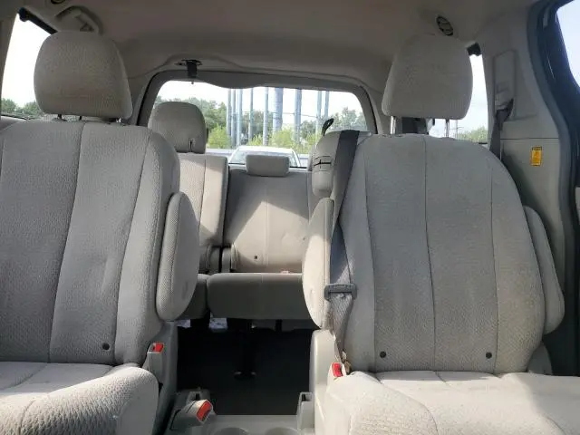 2011 TOYOTA SIENNA LE  