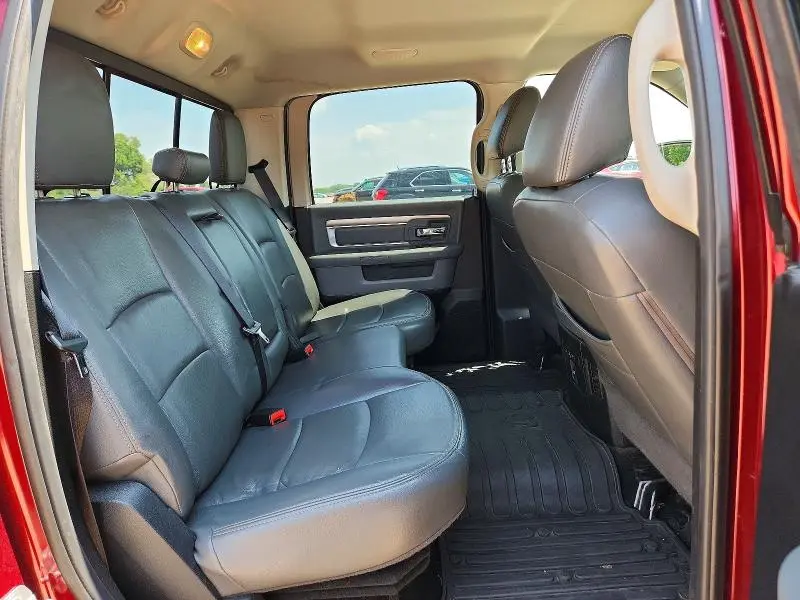 2016 RAM 1500 SLT  